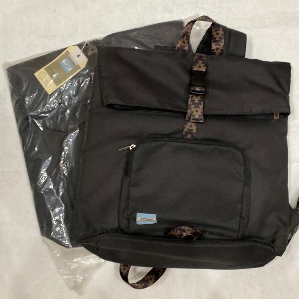 Tom’s Backpack x2!!!